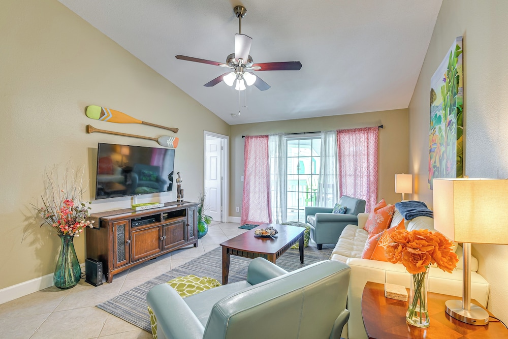 Walking Distance to Babe's Beach: Condo w/ Balcony