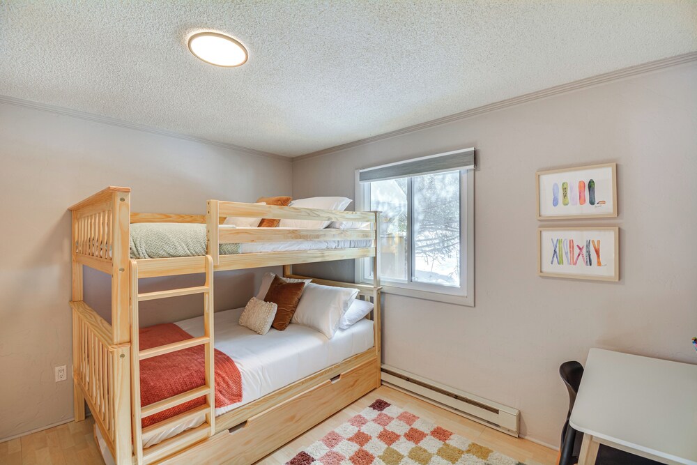 Breckenridge Area Condo w/ Mountain Views