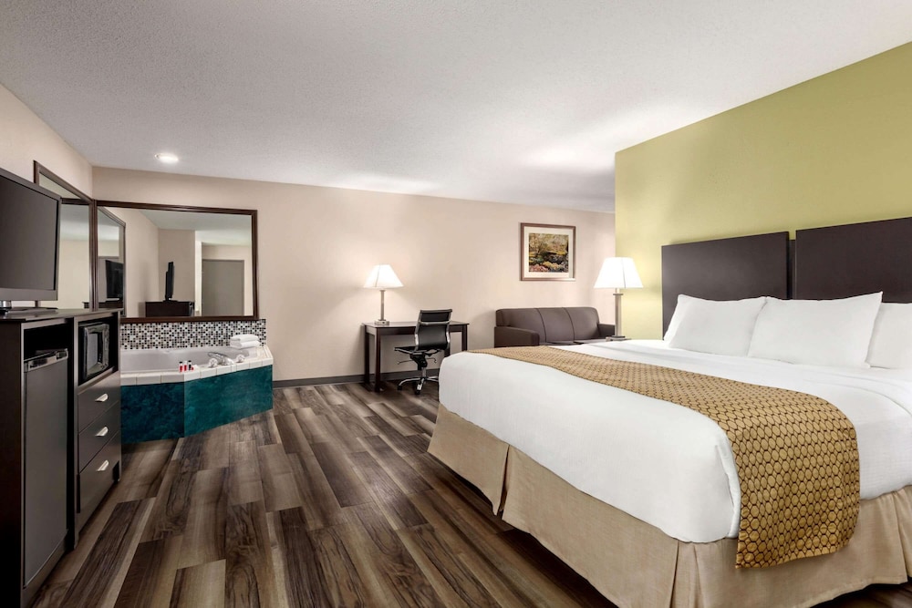 Baymont by Wyndham Monroe view 4