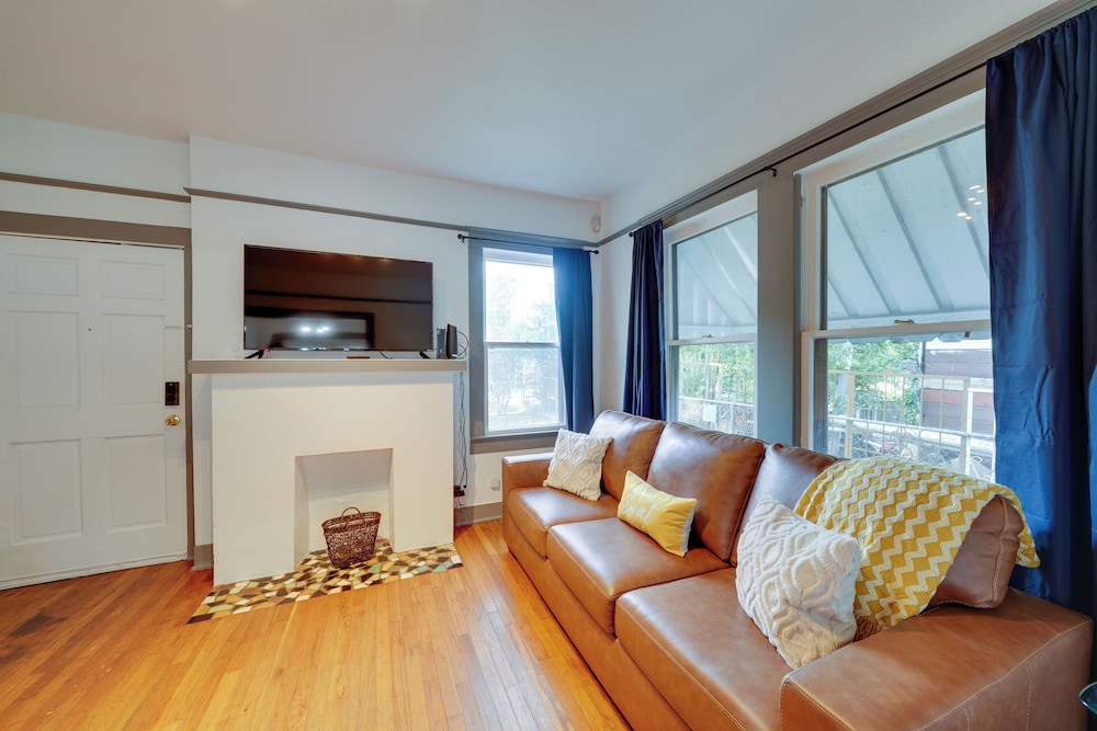 4 Mi to Downtown! Cozy Bungalow in San Antonio