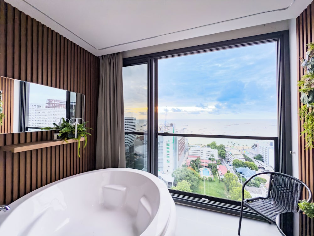 Luxury 2 Bed Room Sea View With Large Bath Tub In Balcony