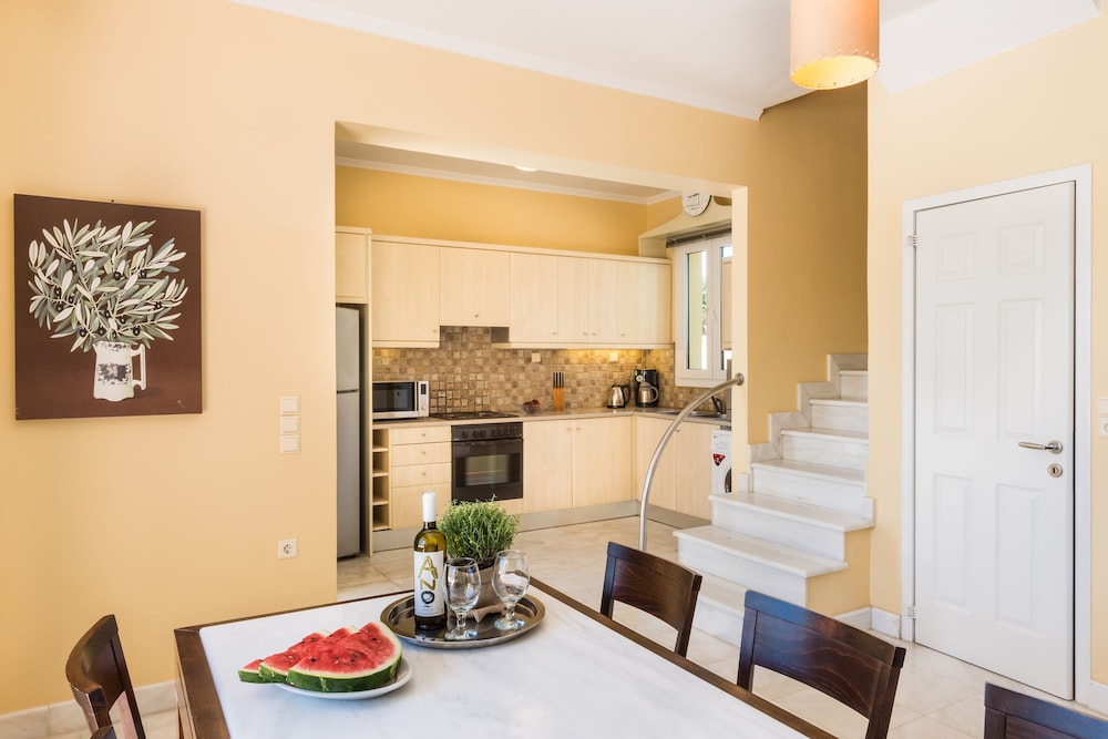 Daphnis Villas