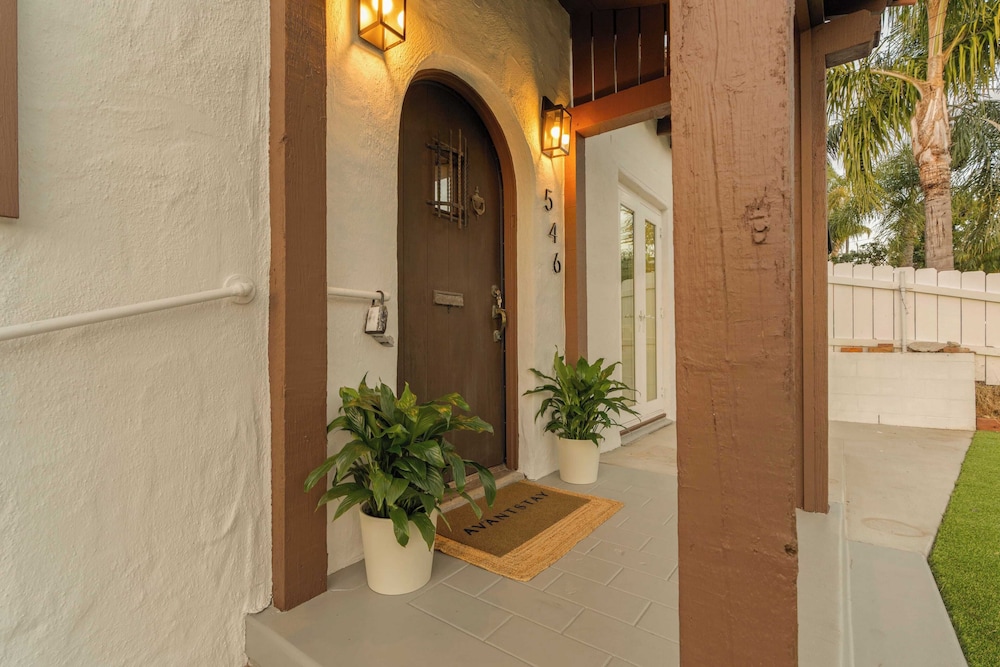 La Jolla Stay w/ Firepit & Walk to Beach Arenas