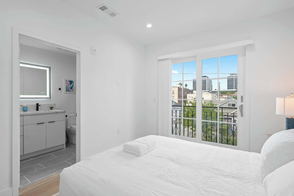 Not Affected by the Fire/modern 5BR Home With Full Amenities & Parking #2