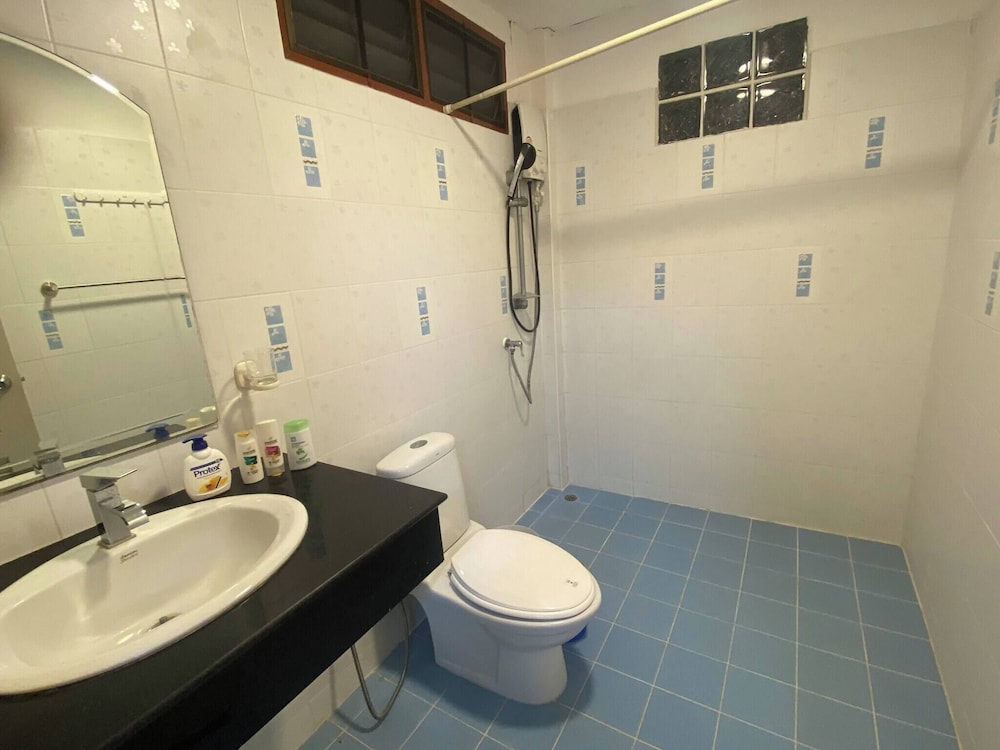 Beautiful 2 Story Newly Renovated Bungalow House
