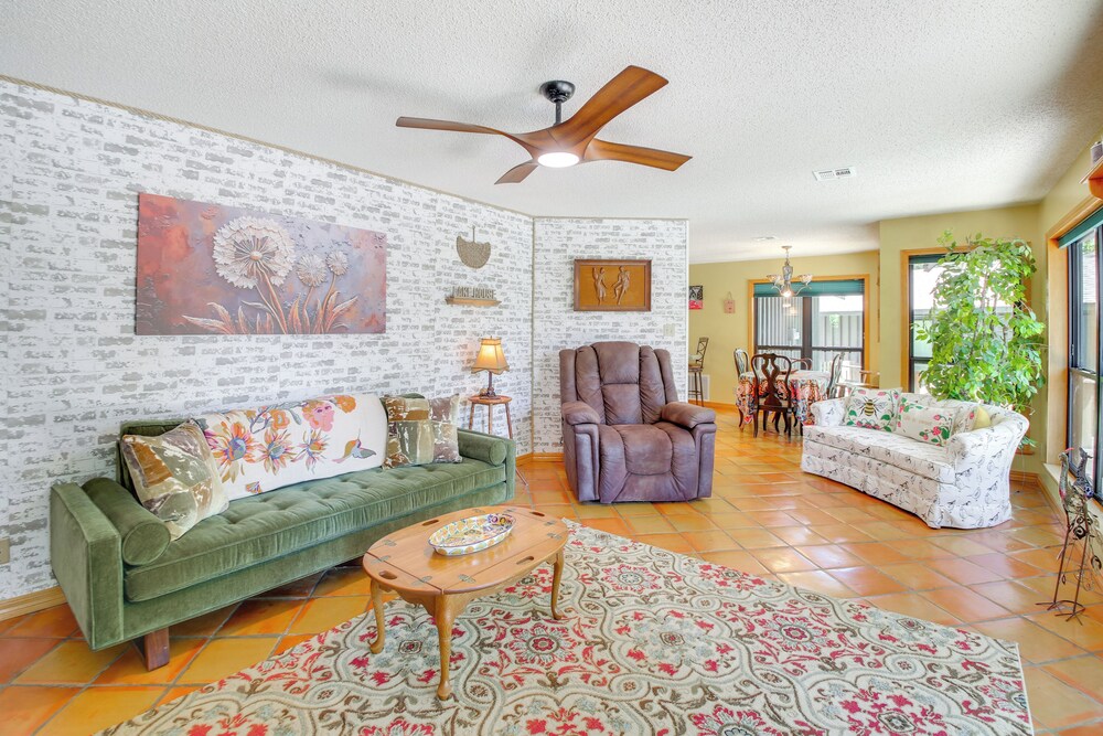 Secluded Lake Hamilton Access: Hot Springs Home