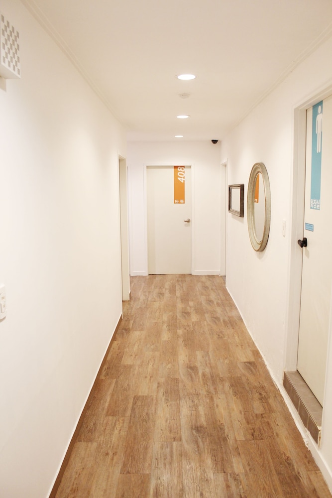Orange Guesthouse - Hostel
