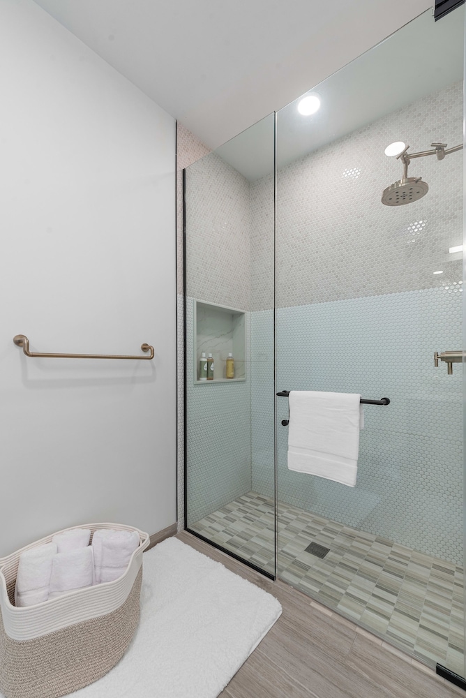River West 2 Penthouses Skyline Group Comfort