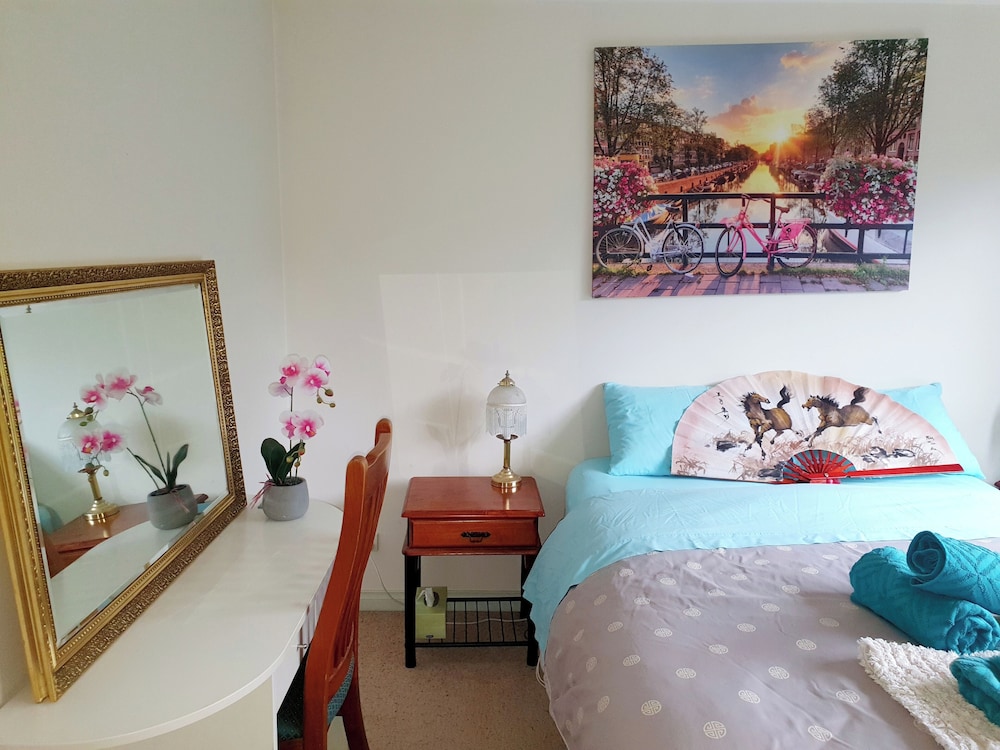Abelia Cottage of Daylesford Botanical