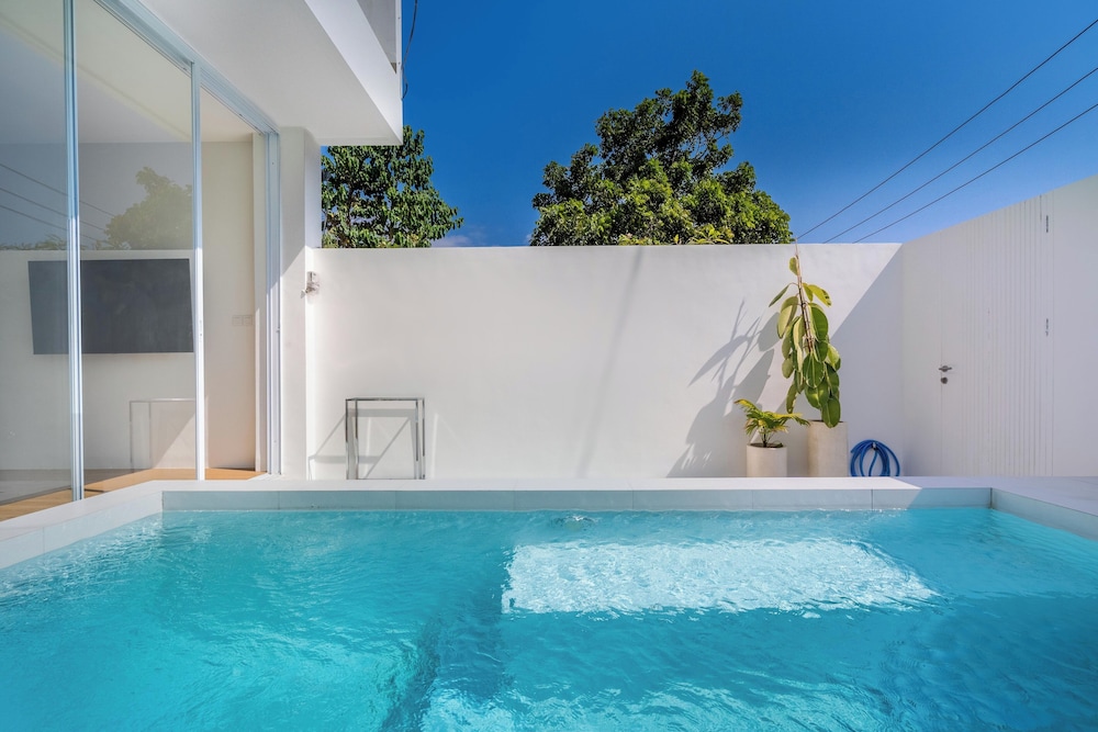 Dreamland Villa 1 Pool & Walk to Beach