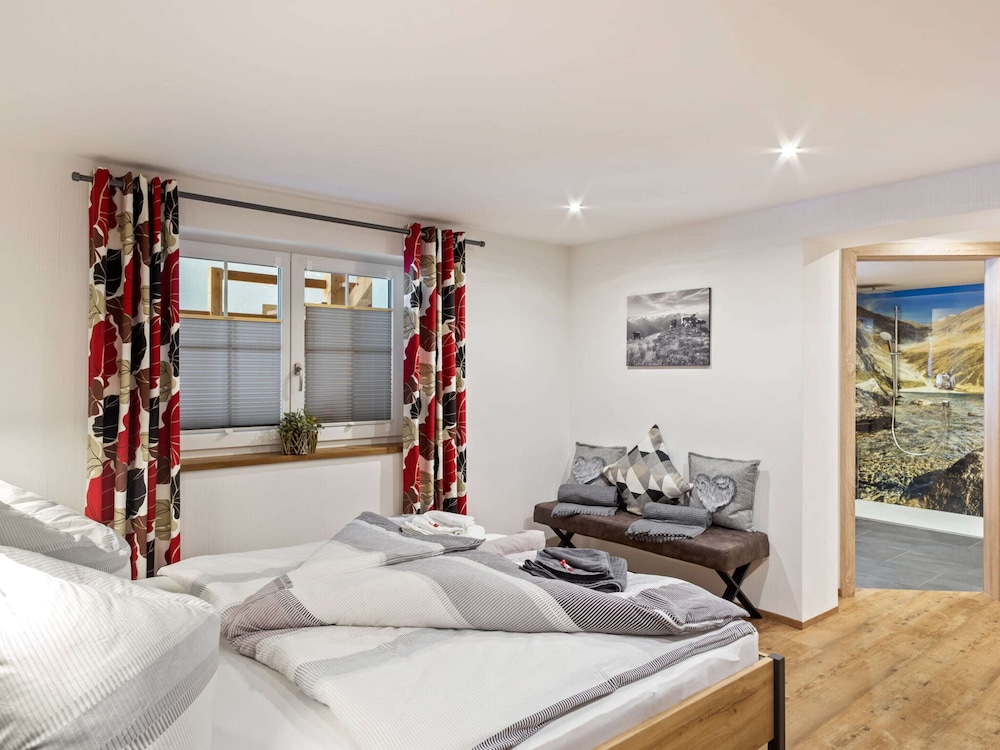 Apartment in Neukirchen am Grossvenediger view 3