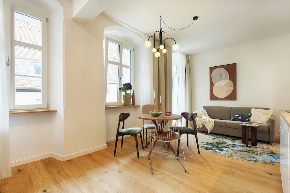 homie stay Dominikus