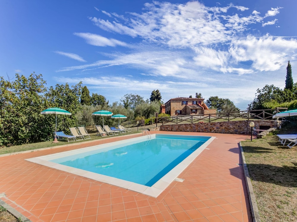 Countryside Holiday Home in Gambassi Terme With Garden view 4