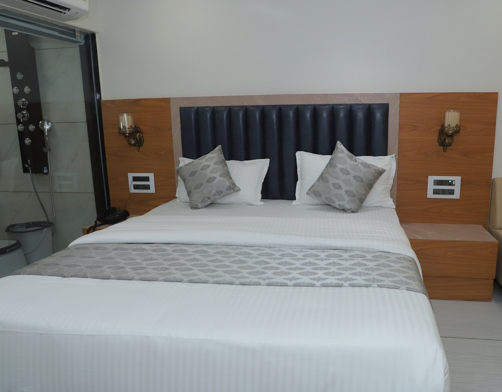 HOTEL BHAGYALAXMI LUXURY INN