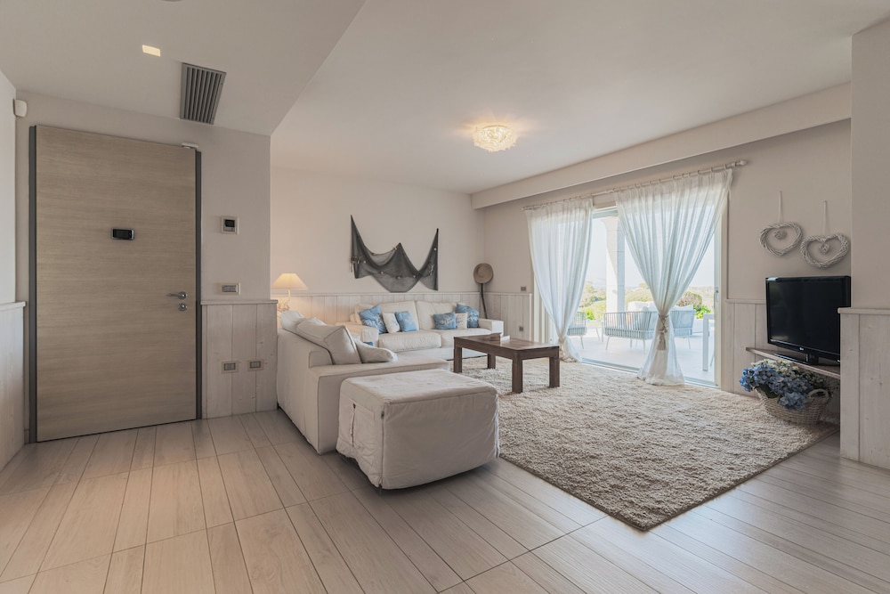 Villa Blue Sphere with Pool by Wonderful Italy
