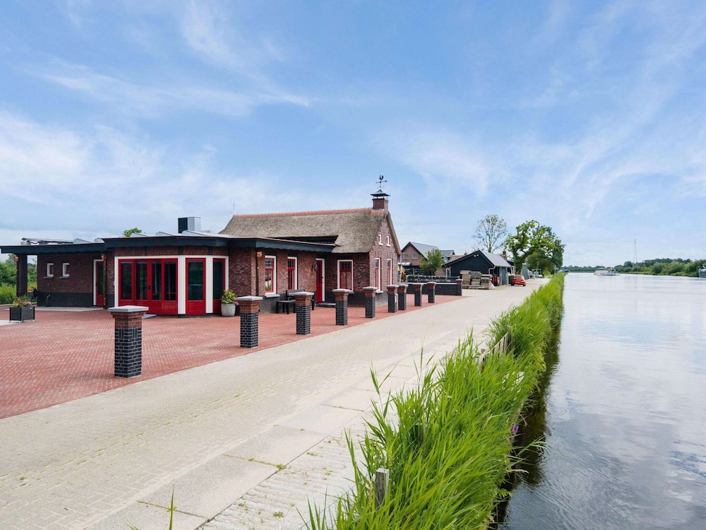 Holiday Home in Friesland Near Canal & Lake