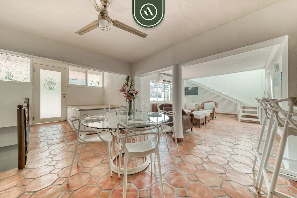 2 BR Condo Right - Romantic Zone - Private Rooftop