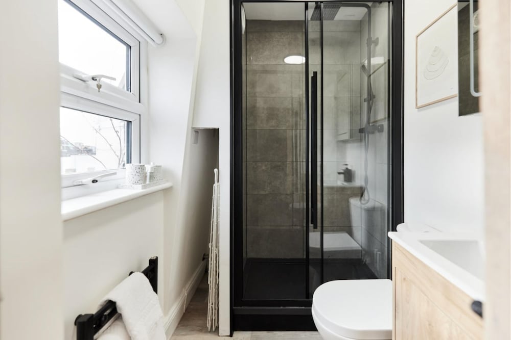 The North Notting Hill Crib - Bright 1bdr Flat