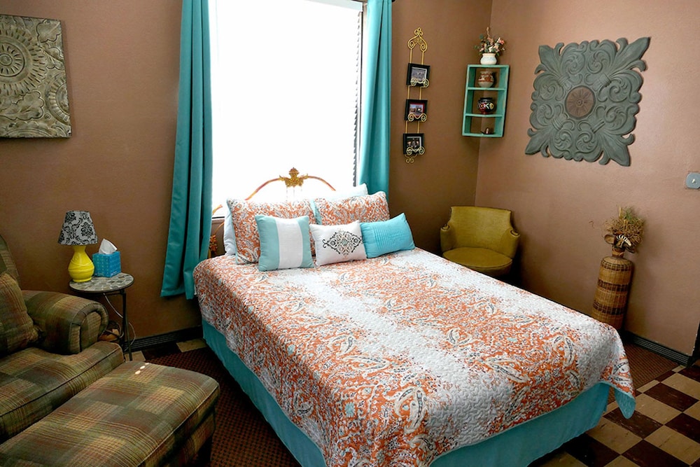 Historic Whiting Hotel Suites - Property Image 40