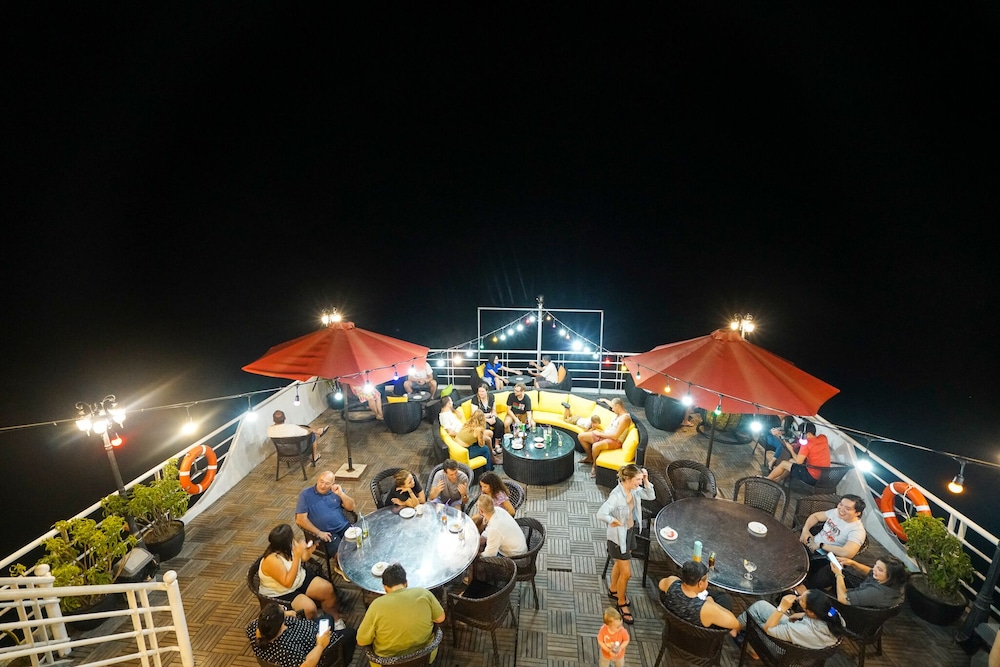 Dragon Bay Cruises - Image 4