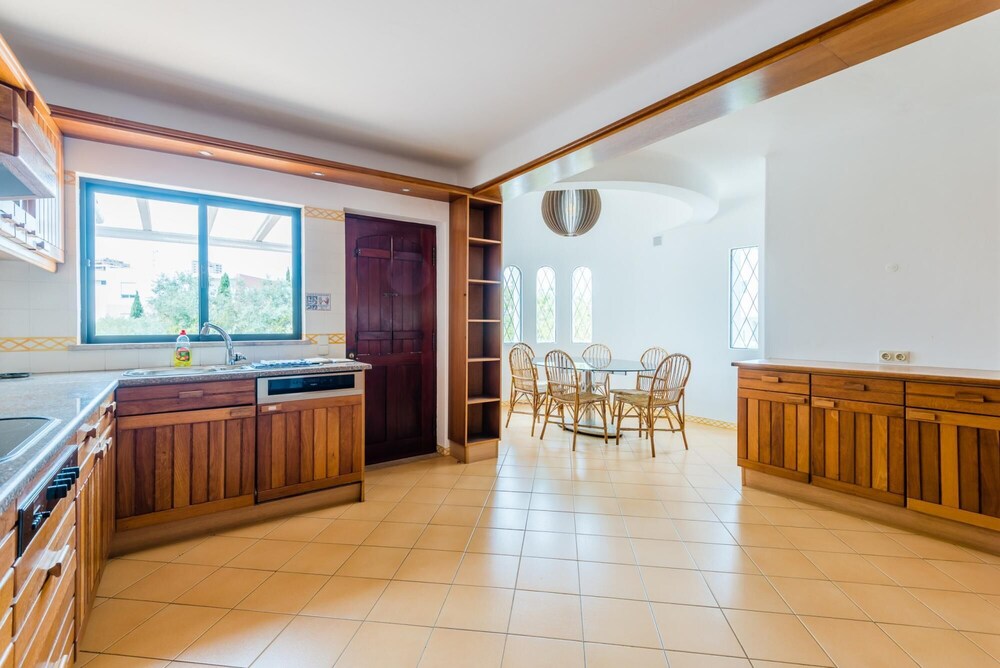 Villa Lucernas at Praia da Rocha view 5