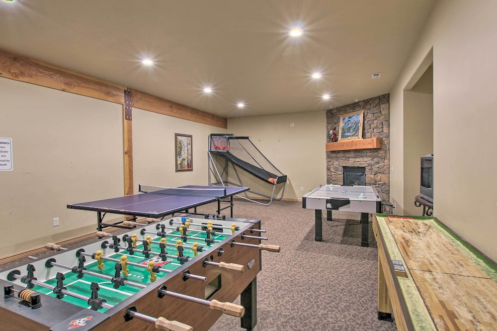 Mtn-view Gem Near Skiing & Golf in Eden!