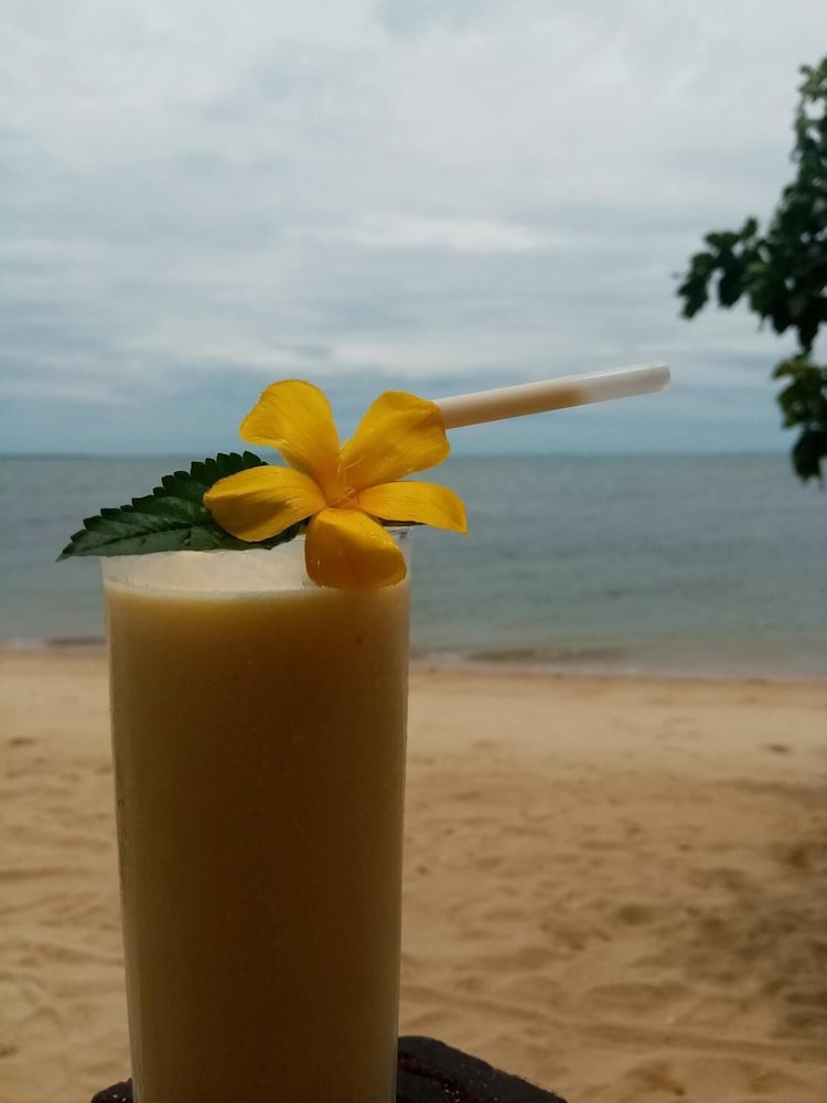 Nichos Island Resort