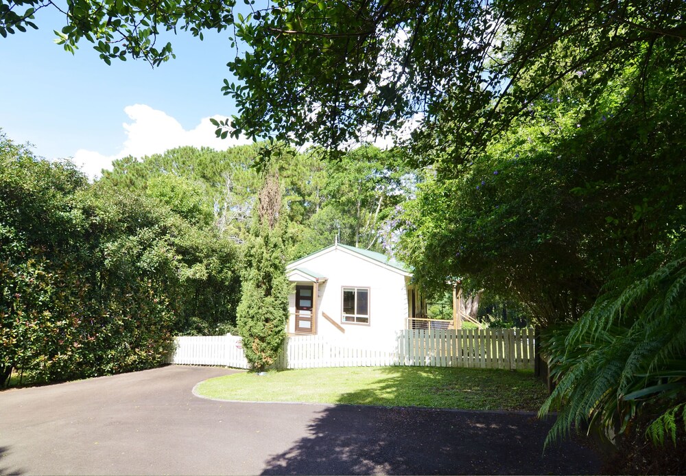 Apple Tree Cottage & Studio