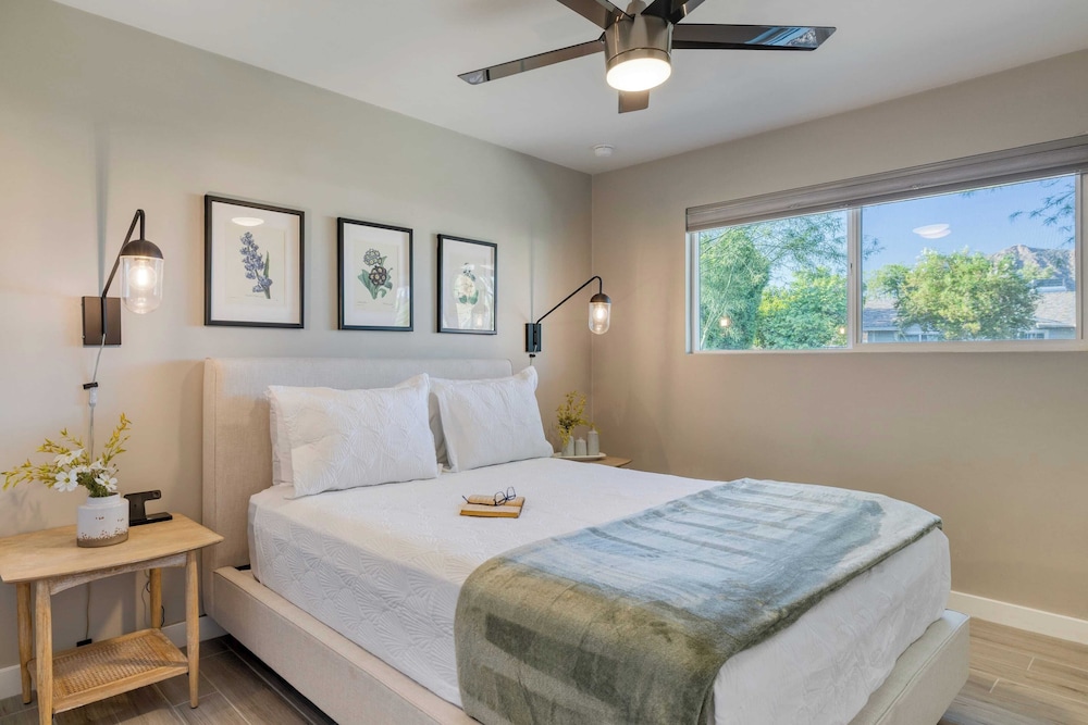 Near Camelback Mtn, Old Town, Trails, Golf + Spas w/ Pool, Hot Tub Camelback Casa by Avantstay