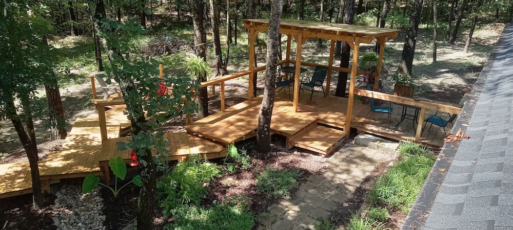 Your Hidden Garden Bed and Breakfast