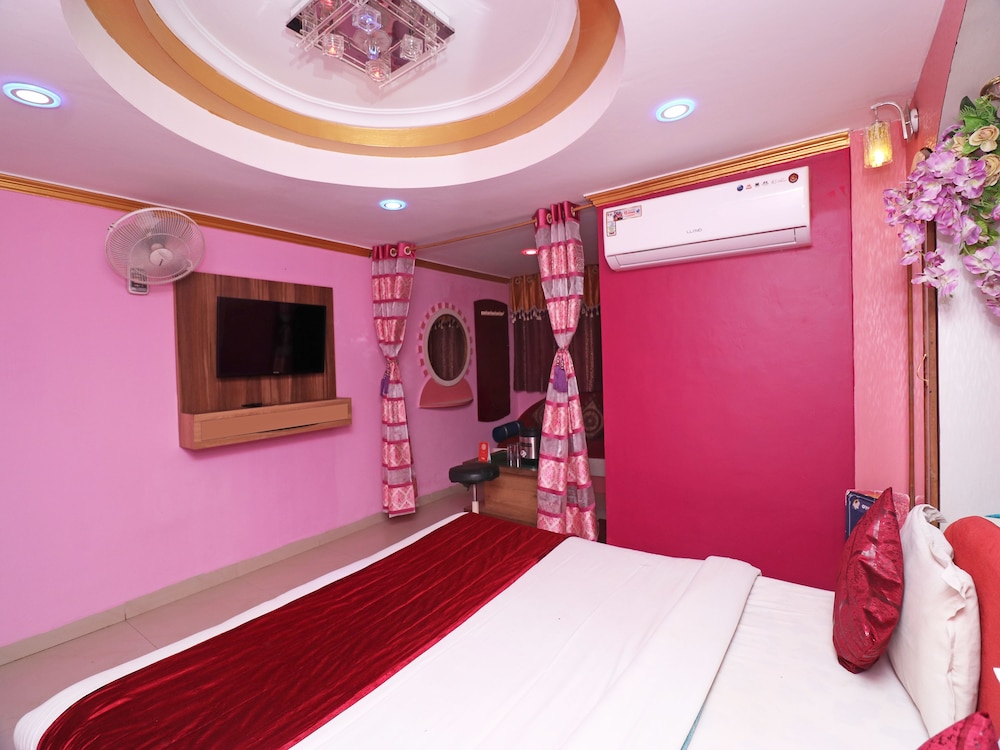 OYO 22675 Hotel Prateek view 2