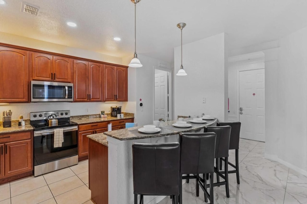 Vista Cay Swanky