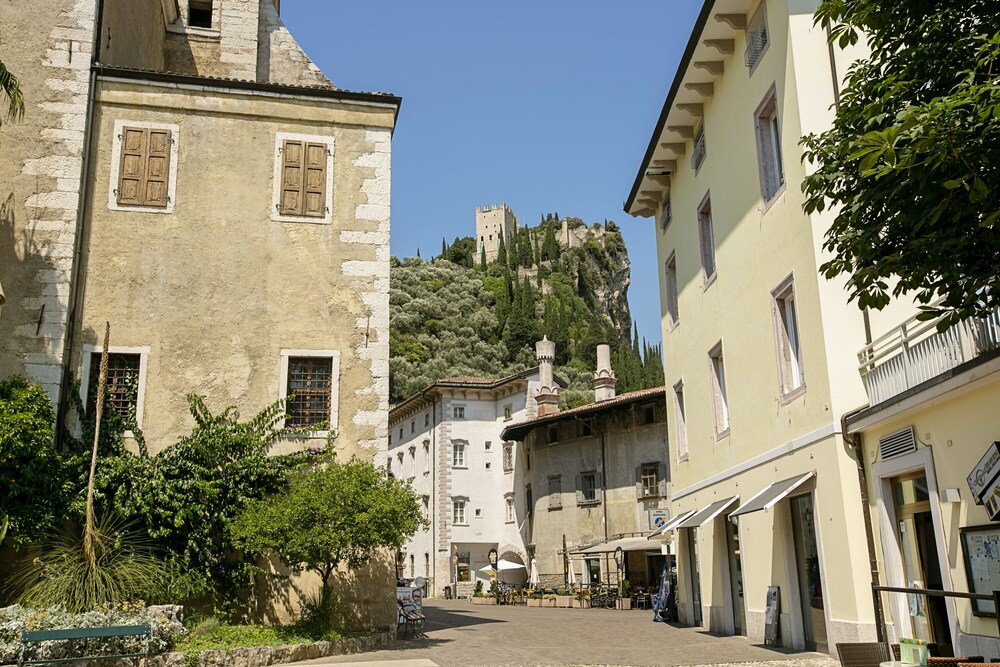 Photo 28