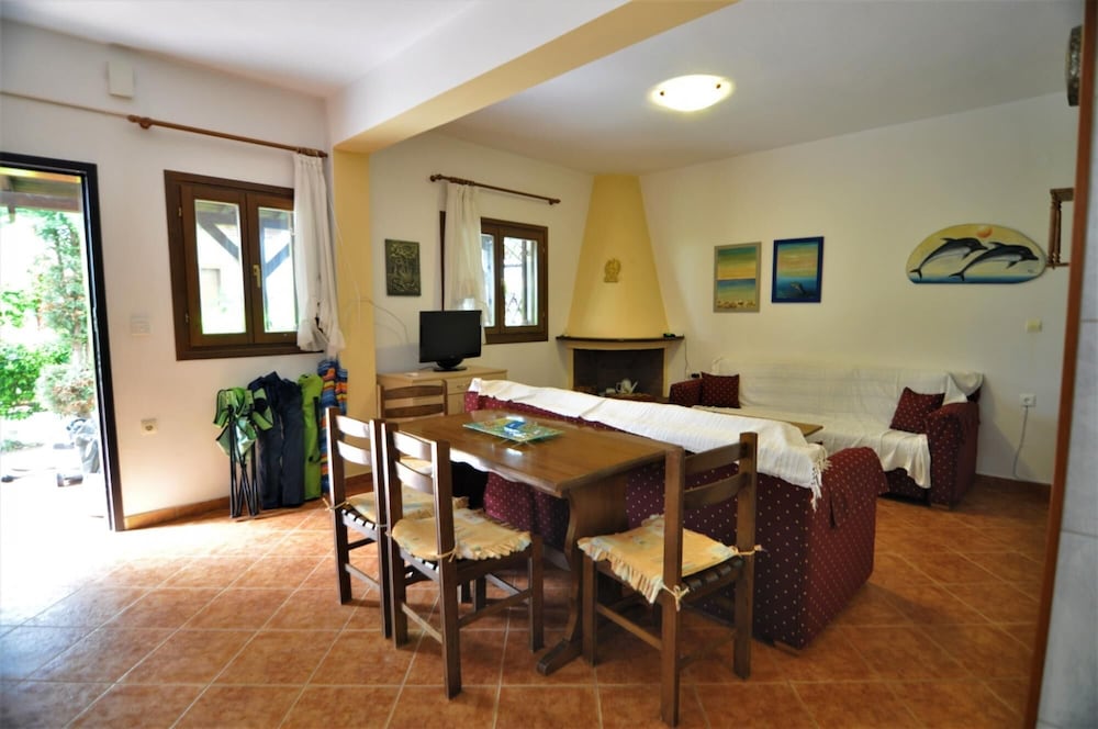 Zennova 23 Nikiti Family Green Nest view 5