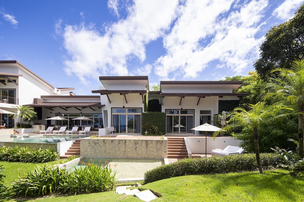 Villa Belvedere Pacific Sunsets 2 Private Pools