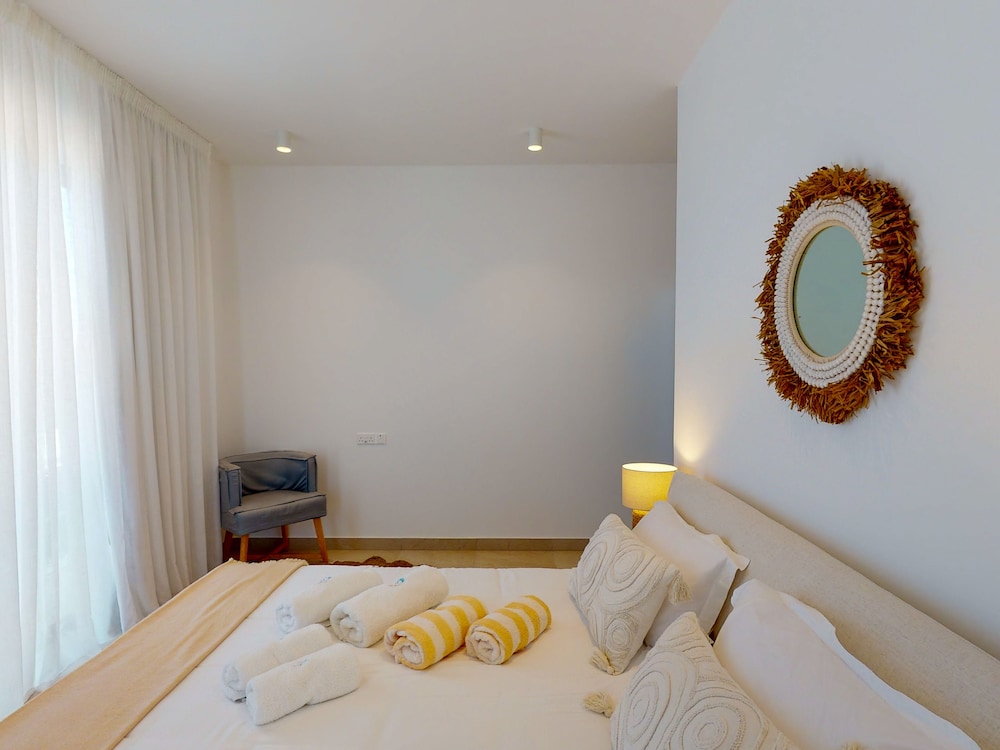 Sanders Konnos Bay Ismene - Marvellous 2-bedroom Villa With a Side Sea View