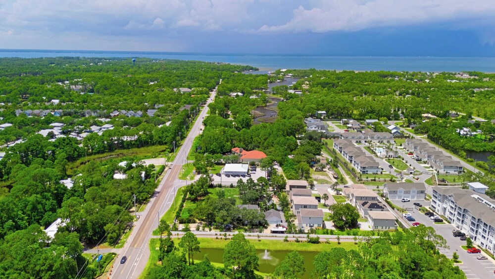 Family-friendly, Close to Beach & Game Room Windswept by Avantstay