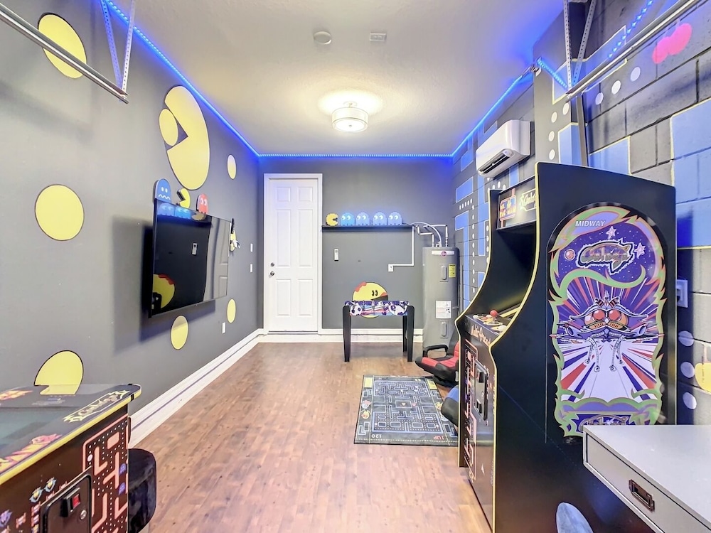 Fairytale Mansion 6BR Arcade & Pool