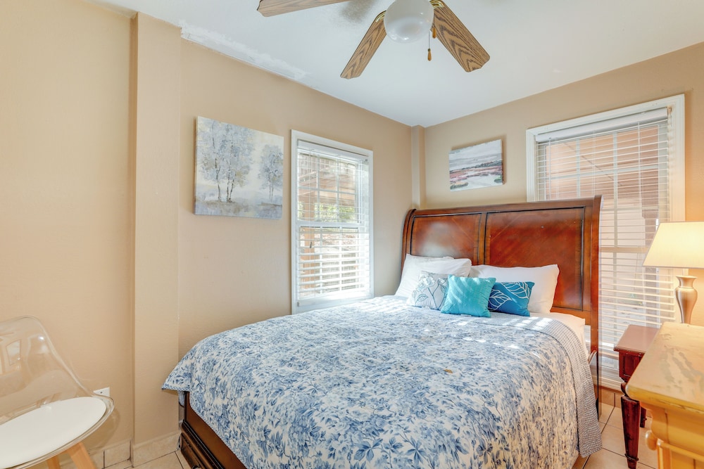 Pet-friendly Lilburn Duplex w/ Patio & Grills!