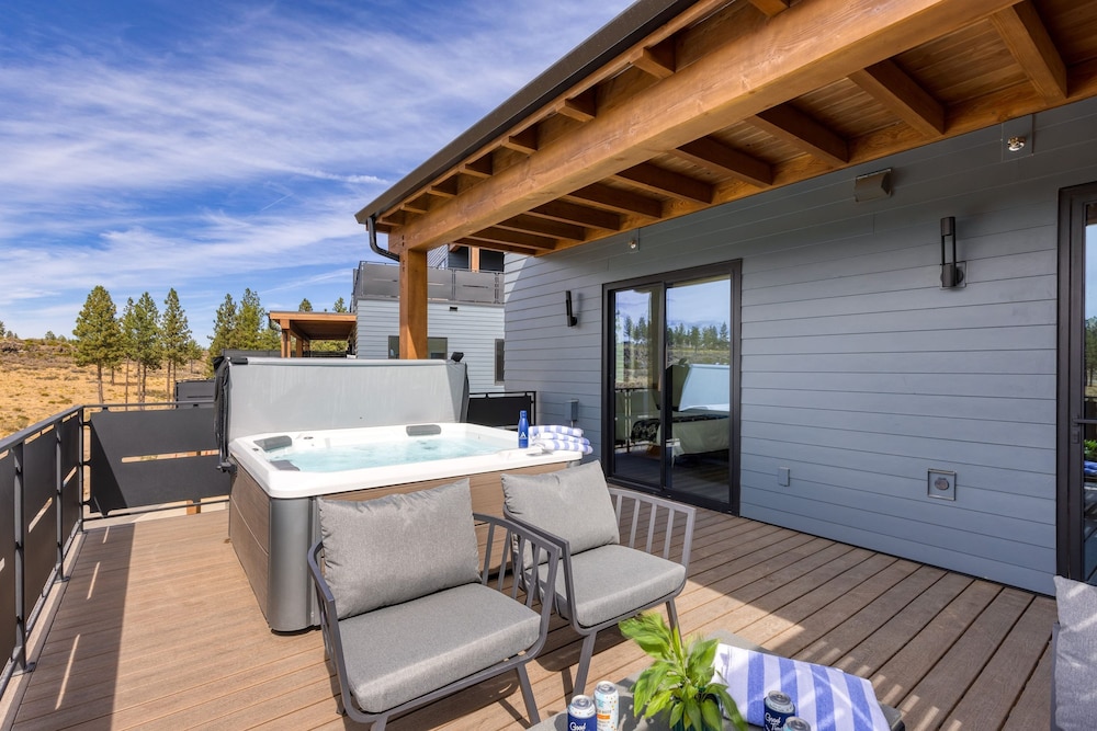 1216 Skyline Ranch 200 Downtown Location Private Hot Tub Mins to Old Bend