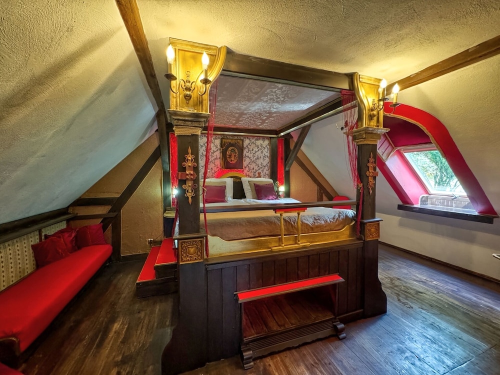 The Oak Lodge