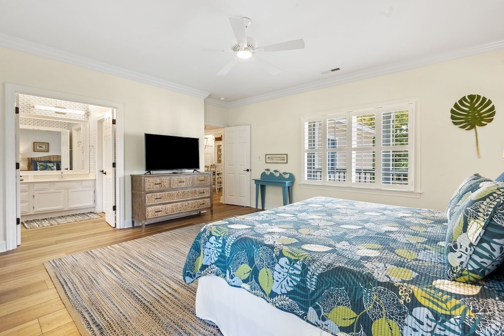 Happy Home Away From Home 3 Bedroom Villa by Peace Vacations view 5