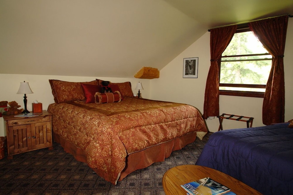The Garrison Inn view 4