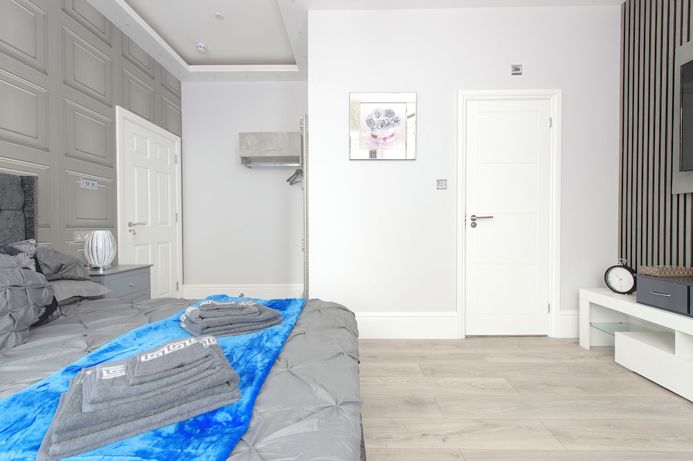 The Pond House - Ensuite Rooms