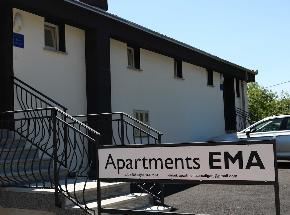 Luxury Lovran Apartments With Swimming Pool