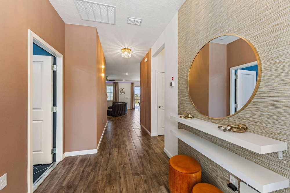 295 Marcello Blvd