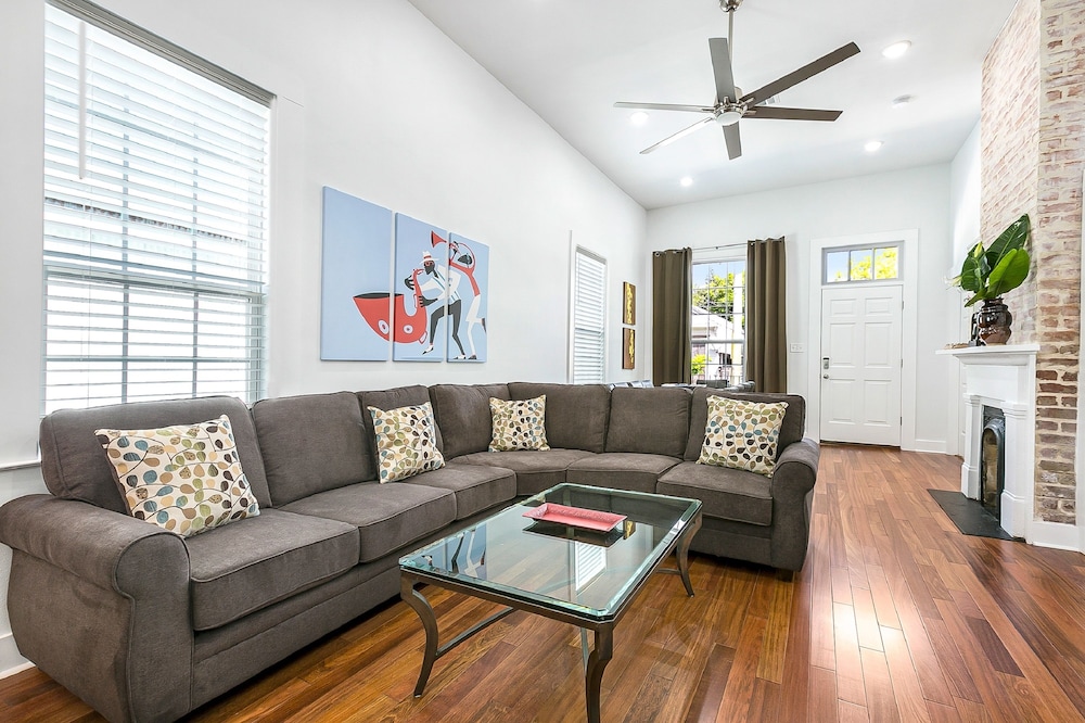 Spacious 5 Bedroom Near Magazine St & Uptown photo 2