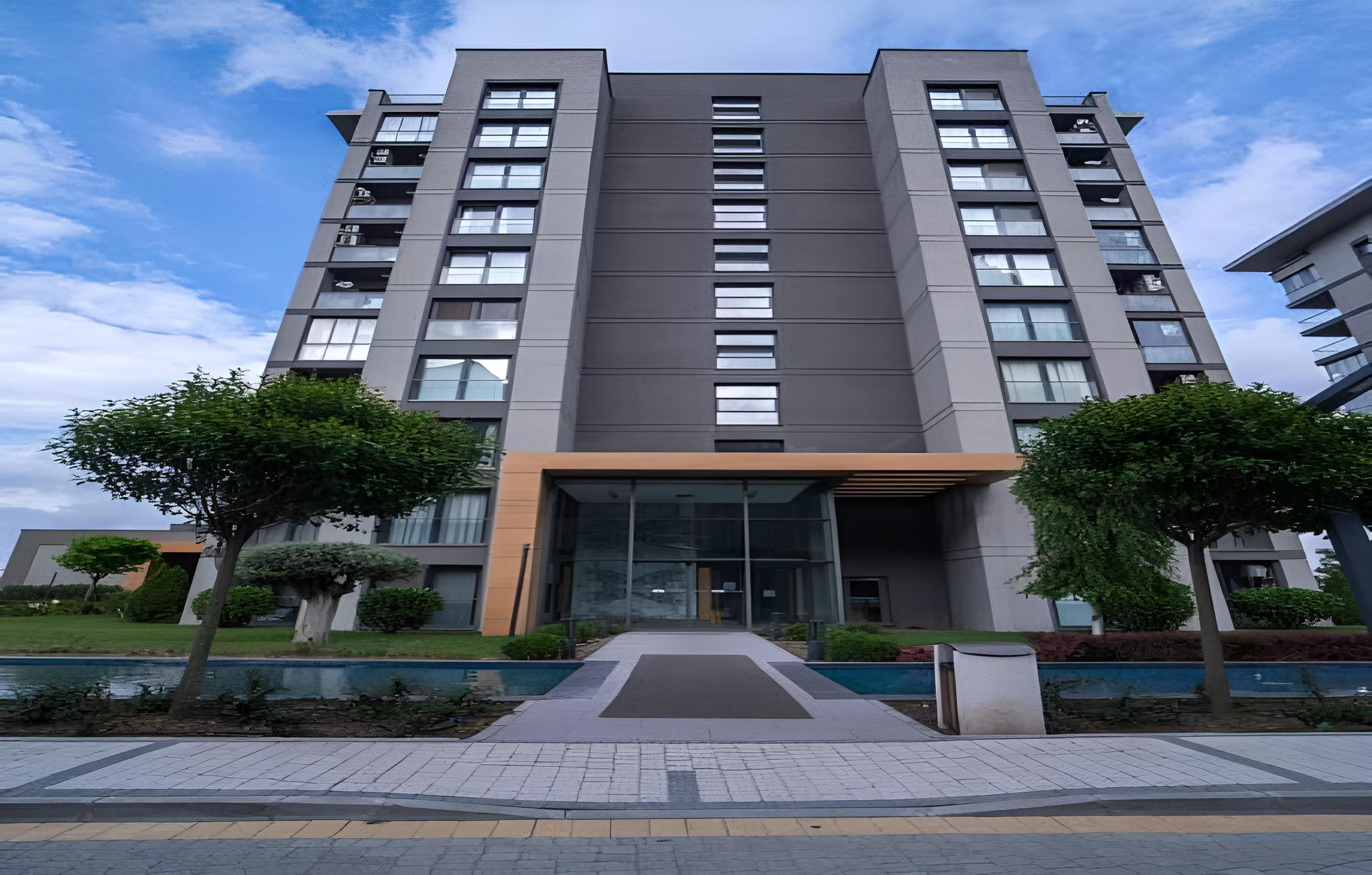 3 B Luxury Apt Near Arena Park AVM