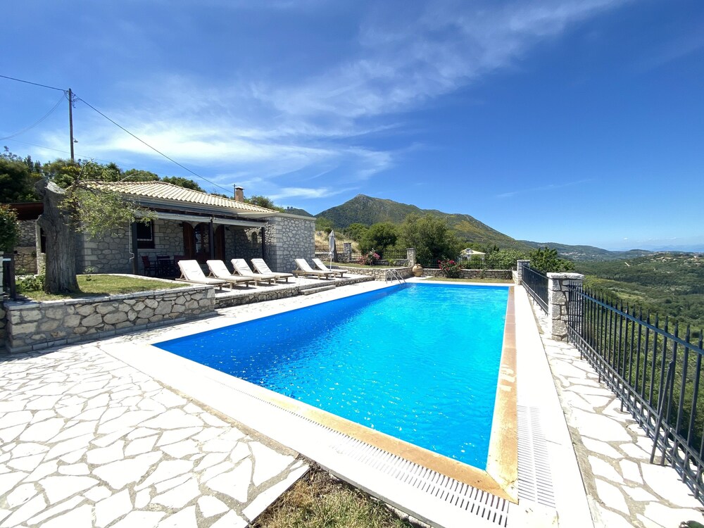 Executive Villa Scorpidi With Private Pool photo 4