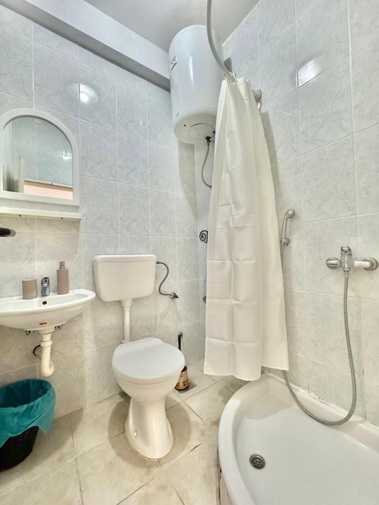 B&M Holiday Rooms